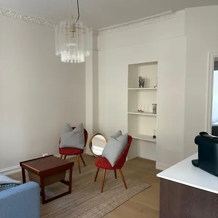 Apartment Newly Renovated 4-bedroom In Oslo